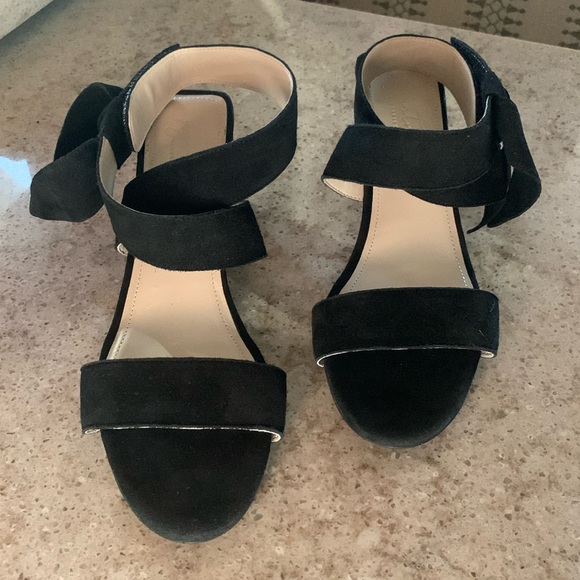 NWOT Signature by Journee Collection Hether Black Suedes Sandal Size 9 - Picture 6 of 11